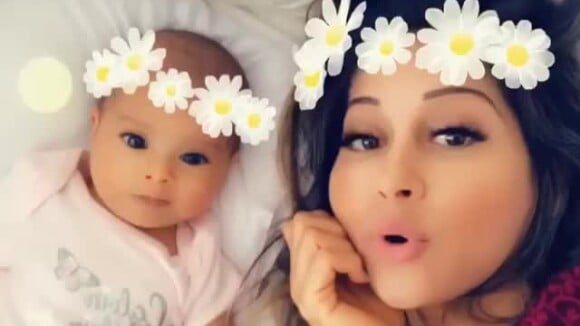 Mayra Cardi mostrou o rostinho da filha, Sophia, em vídeo postado no Instagram nesta quarta-feira, 26 de dezembro de 2018
