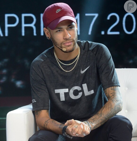 Neymar foi apontado como affair da DJ Bárbara Labres, com quem curtiu festa em MG