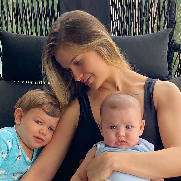 Andressa Suita às vezes dá um tempo nas redes sociais por conta dos filhos, Gabriel e Samuel