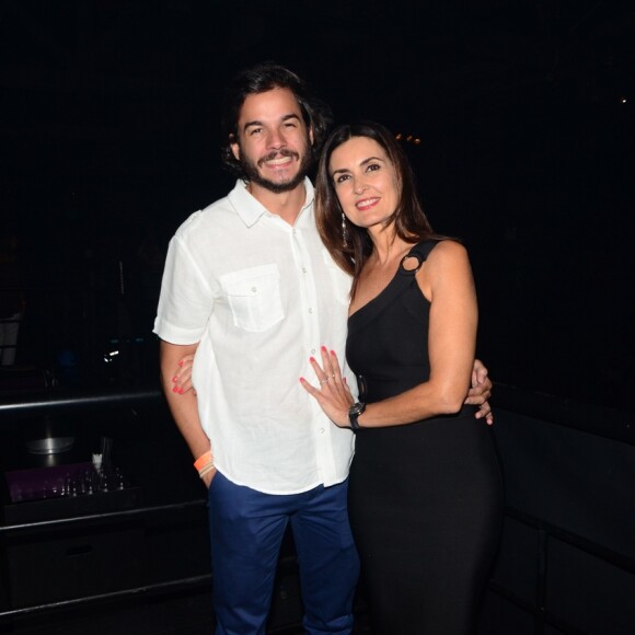 Fátima Bernardes comemorou a chegada de 2019 com o namorado, Túlio Gadêlha