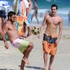 Bruno Montaleone estava jogando bola com Bruno Gissoni, Rodrigo Simas e mais famosos na praia da Barra da Tijuca, zona oeste do Rio de Janeiro