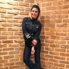 Giovanna Antonelli é fã de jeans e aposta no conjuntinho de calça e jaqueta de mesmo tom