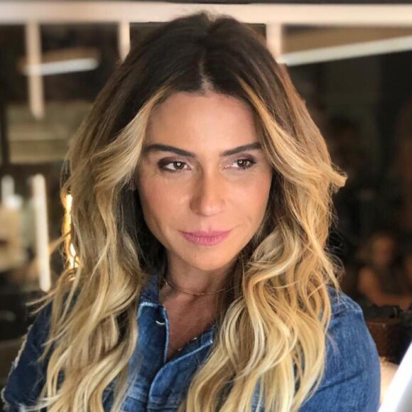 O cabelo longo em camadas agora faz parte do visual de Giovanna Antonelli