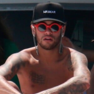 Neymar curte praia em Catar