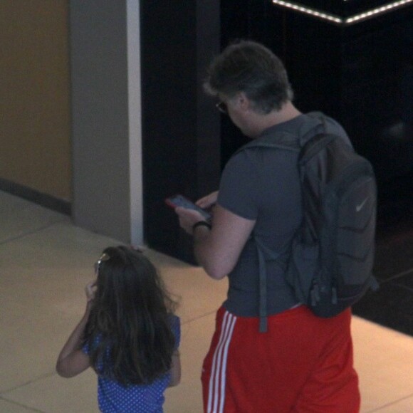 Fabio Assunção costuma fazer programas em família com a filha, Ella Felipa, de 7 anos