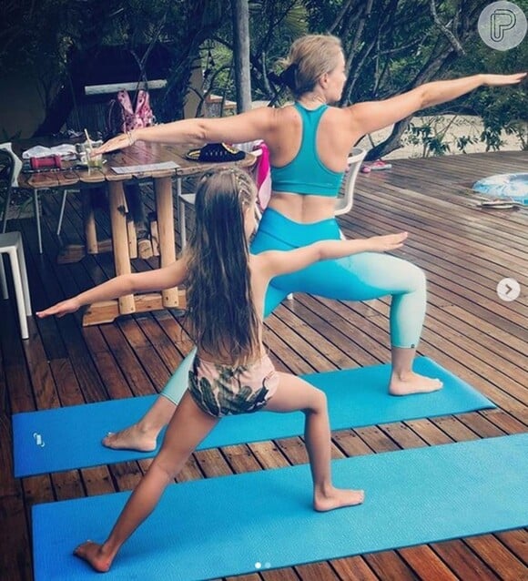 Angélica e Eva também apareceram em foto fazendo ioga: 'Momento lindo de mãe e filh'