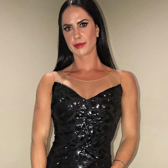 'Estão falando que eu coloquei lente no dente, gengiva, tirei bochecha, harmonização facial, não fiz nada. A única coisa que eu fiz, com 36 anos, foi botox que até já saiu', disse Graciele Lacerda