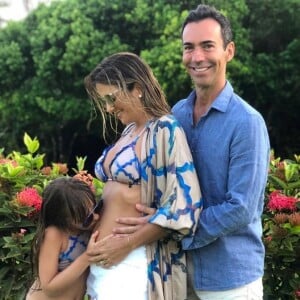 'Graças a Deus passo muito bem na gravidez. Não tenho enjoo e trabalho até o final da gravidez', declarou Ticiane Pinheiro