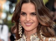 Que corpão! Izabel Goulart rebola de biquíni fio-dental: 'Último dia de férias'