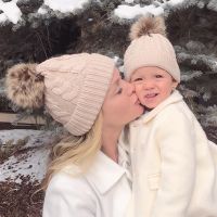 Eliana e a filha, Manuela, combinam look de frio em passeio nos EUA. Foto!