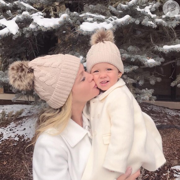 Eliana e a filha, Manuela, combinam look de frio em passeio nos Estados Unidos