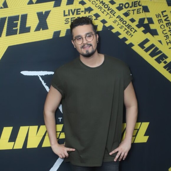 Luan Santana faz show no evento 'Domingo de Verão', em Niterói, no Rio de Janeiro, em 20 de janeiro de 2019