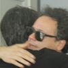 Danton Mello se emocionou e foi consolado no velório e sepultamento do ator Caio Junqueira, nesta quinta-feira, 24 de janeiro de 2019: 'Cara tão novo!'