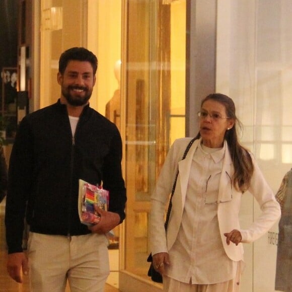 Mãe de Cauã Reymond morreu no começo de 2019, segundo informação do colunista Leo Dias