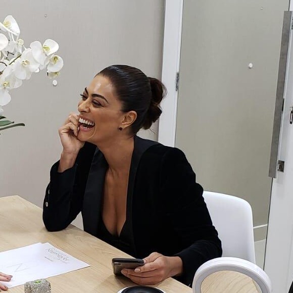 'Meu abdômen colou', garante Juliana Paes sobre o Gold, combinação de Total Body Detox, radiofrequência, Ulthera e Radiesse.