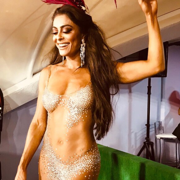 Juliana Paes intensifica os cuidados com o corpo com a proximidade do Carnaval, mas alguns cuidados fazem parte da rotina de beleza da atriz, rainha de bateria da Grande Rio