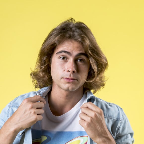 João (Rafael Vitti) perde o emprego na rádio no capítulo de sábado, 9 de fevereiro de 2019 da novela 'Verão 90'