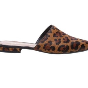 O mule bico fino Animal Print da Arezzo custa R$249,90 