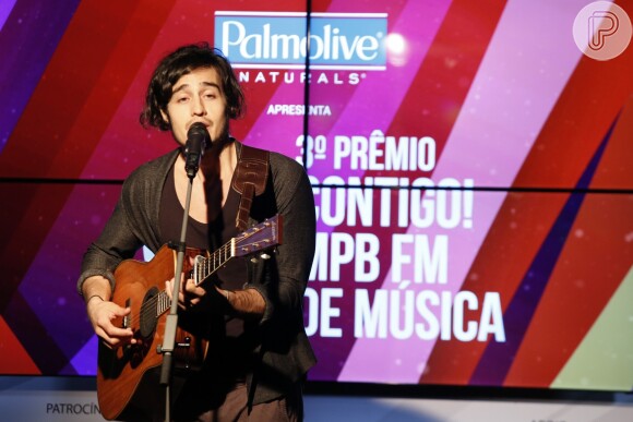 Tiago Iorc, namorado de Isabelle Drummond, vence na categoria Artista Faro no 3º Prêmio Contigo! MPB FM de Música