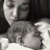 Débora Nascimento ficou 16 horas em trabalho de parto, mas Bella acabou nascendo através de uma cesárea