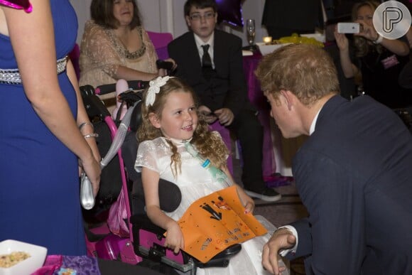 O príncipe Harry fez a alegria da criançada presente no evento