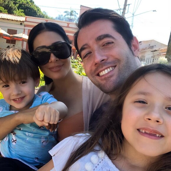 Simaria é casada com o espanhol Vicente, com quem tem dois filhos