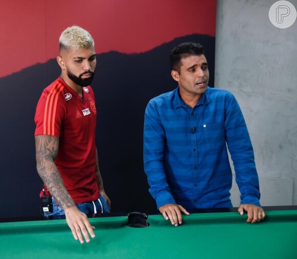 Ex-cunhado de Neymar e atual titular do Flamengo, Gabi Gol lamentou: 'A notícia de hoje é triste. Agora, meus pensamentos e minha oração estão com todos os envolvidos. Somos uma só corrente por vocês'