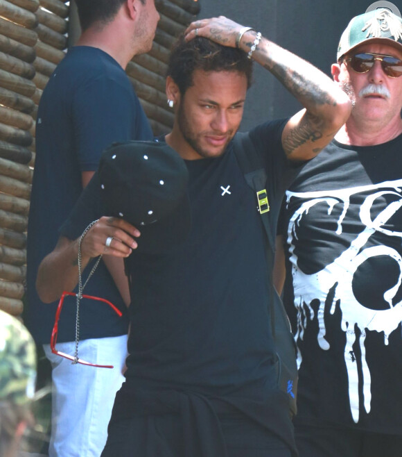 Neymar lamenta tragédia e mortes em Centro de Treinamento do Flamengo: 'Meus sentimentos '