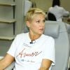 Xuxa doa sangue no Hemorio, no Centro do Rio de Janeiro