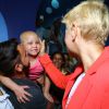 Xuxa visita crianças com câncer no Hemorio no Rio de Janeiro