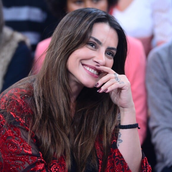 Em 2015, a filha de Gloria Pires ficou com o cabelo em um tom castanho médio e um corte em camadas