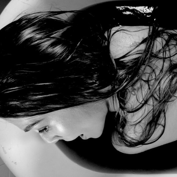 Em setembro de 2018, a atriz chamou atenção por sua tatuagem no cóccix exibida em uma foto postada no Instagram