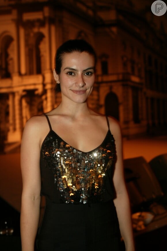 Cleo, de cabelo mais curto, em festa da novela 'Ciranda de Pedra', em 2008
