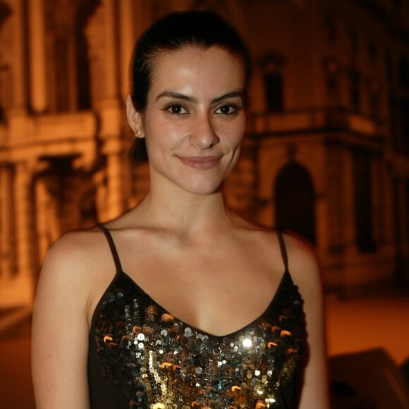 Cleo, de cabelo mais curto, em festa da novela 'Ciranda de Pedra', em 2008