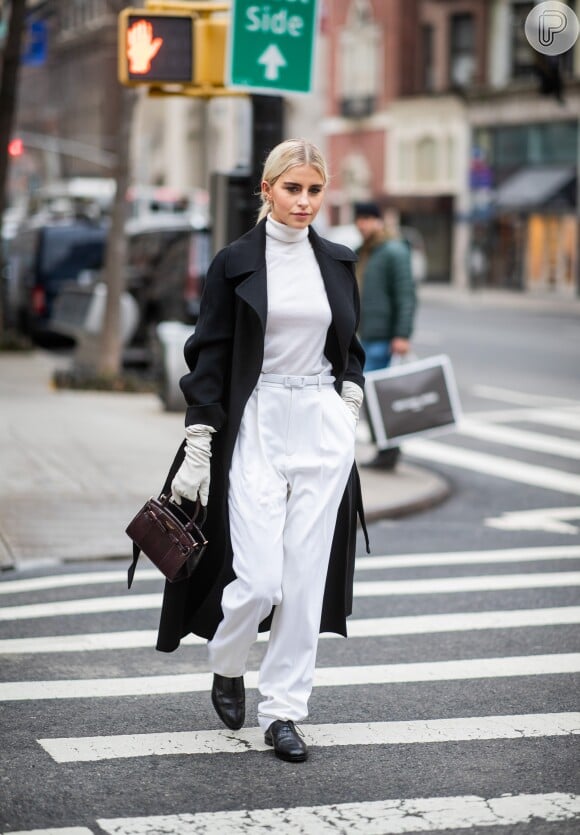 Calça branca: Caroline Daur após o desfile de Primavera / Verão de Ralph Lauren na New York Fashion Week