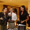 Nathalia Timberg recebe Fernanda Montenegro em noite de lançamento de livro no Rio