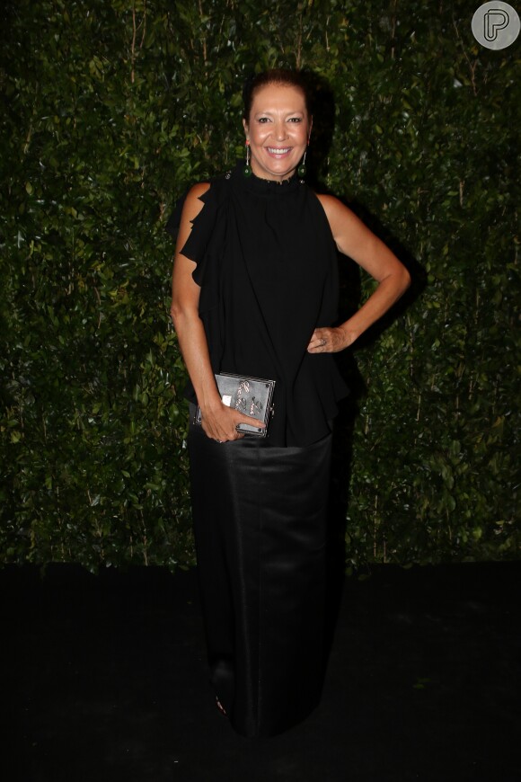 Donata Meirelles, diretora de estilo da Vogue, foi criticada na web por festa