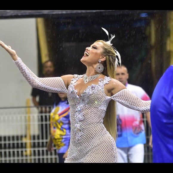 Ellen Rocche vai comandar mais uma vez os ritmistas da Rosas de Ouro