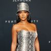 Total animal print! Em um evento da Fenty Beauty na Austrália, no fim de 2018, Rihanna apostou em vestido, chapéu, sapato e acessórios com estampa de cobra