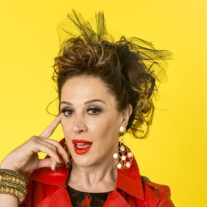 Lidiane (Claudia Raia) alega a Jerônimo (Jesuíta Barbosa) não poder fazer nos próximos capítulos da novela 'Verão 90': 'Manuela (Isabelle Drummond) é maior de idade e não me escuta!