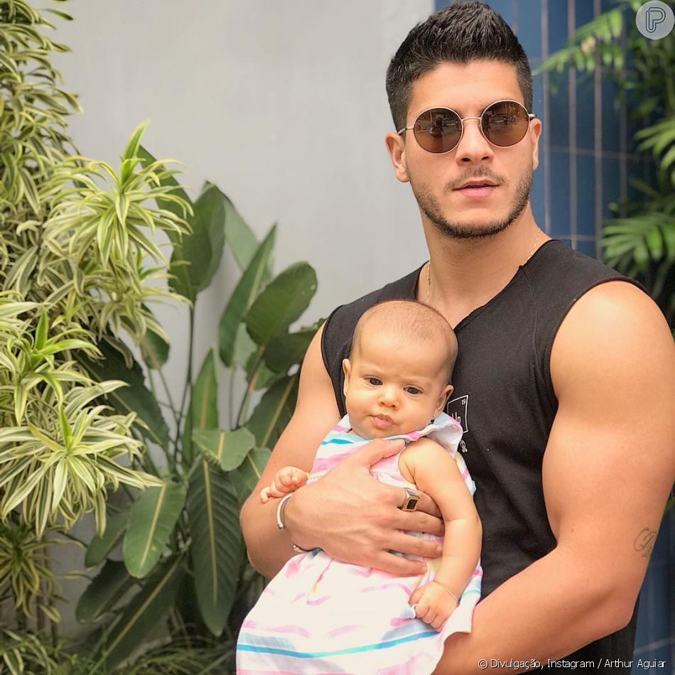 Arthur Aguiar é pai de Sophia, de 4 meses, fruto da união com Mayra ...