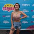 Klara Castanho aposta em look com top cropped nude - Purepeople