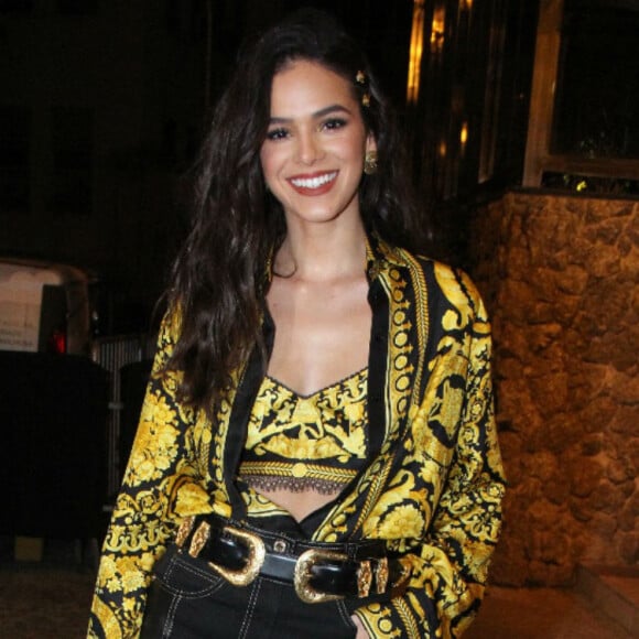 'Você não sabe os palavrão que eu solto aqui... não se iluda', disse Bruna Marquezine à uma fã após se chamada de 'paciente'