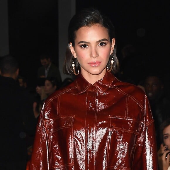 Além de marcar presença em desfiles, Bruna Marquezine conheceu a pet Amêndoa durante a viagem a NY