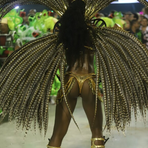 Erika Januza diz que emagreceu após maratona de ensaio de Carnaval: 'A minha fantasia da Grande Rio acabou ficando grande por isso! Mas deu tudo certo e a minha equipe conseguiu ajustar'