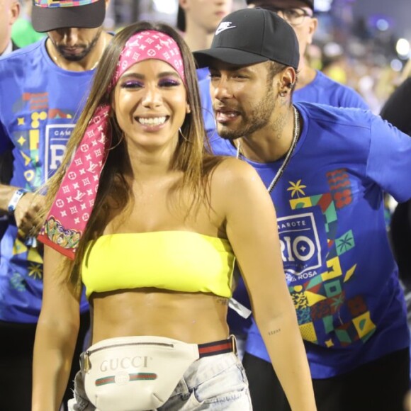 Neymar curtiu desfiles das escolas de samba do grupo especial na Marquês de Sapucaí com Anitta nesta terça-feira, 4 de março de 2019