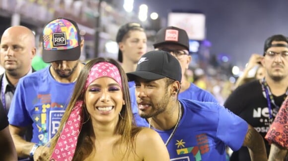 Solteira, Anitta fica com Neymar em camarote de Carnaval no Rio, diz site