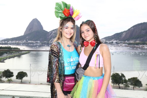 Ludmilla foi prestigiada por Maisa Silva e Mel Maia no bloco 'Frevo da Lud'