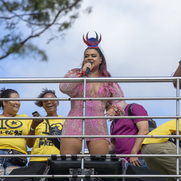 Em São Paulo, Preta Gil causou alvoroço com a multidão