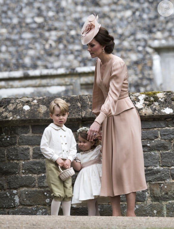 Príncipe William e Kate tentam manter a criação dos três filhos longe dos holofotes
